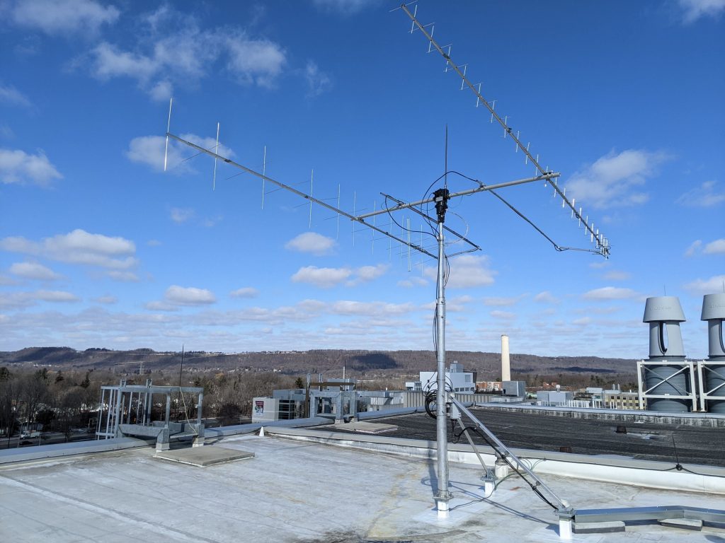 A photo of the rooftop antenna used to help NEUDOSE transmit its data back to the McMaster ground station.