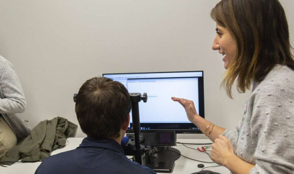 Image of a child doing an eye tracking test 
